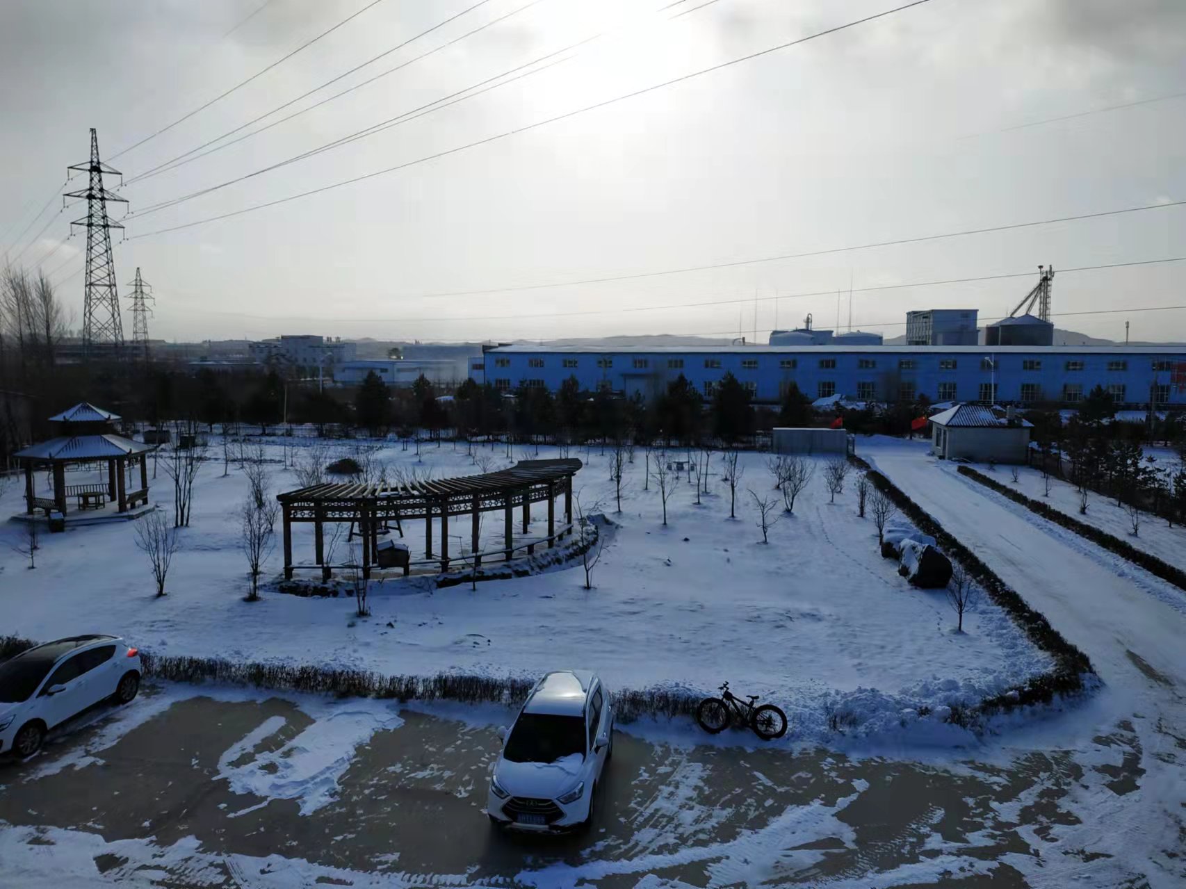 深圳古特吉林工廠，位于吉林敦化，生產(chǎn)線目前主打產(chǎn)品為谷胱甘肽和β-煙酰胺單核苷酸。